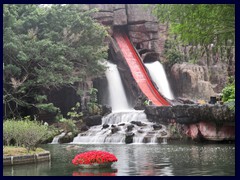 Water ride attraction, Windows of the World.